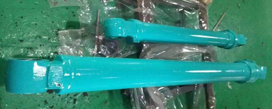 Undercarriage parts staged for a mixed order